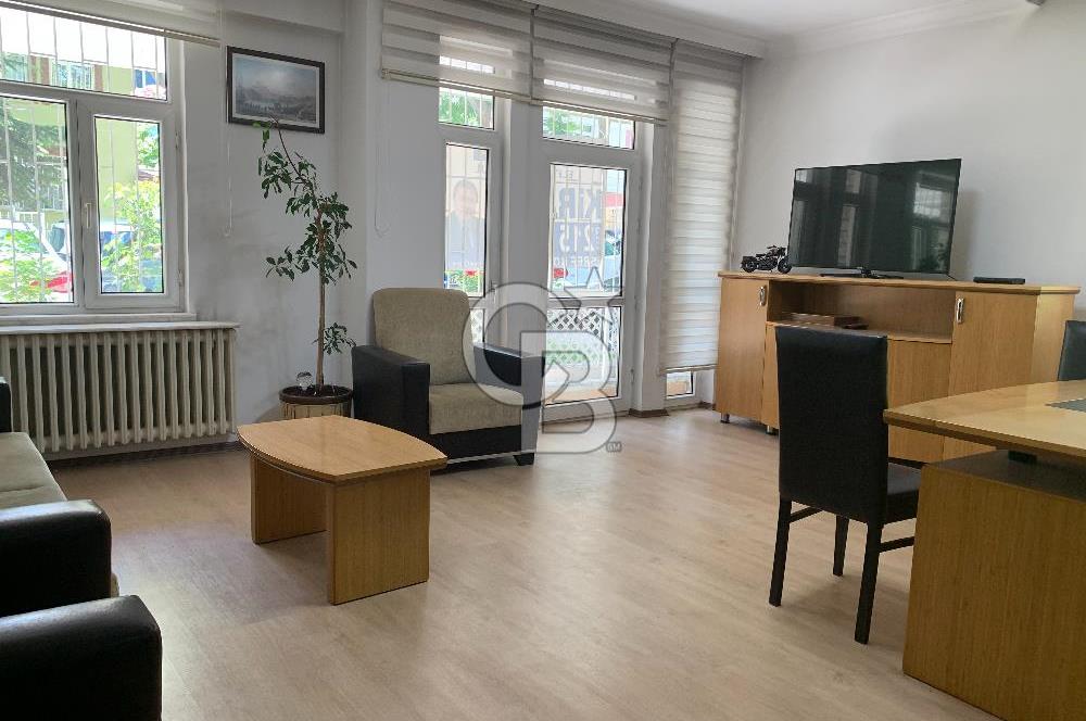 MEBUSEVLERİ ŞEREFLİ SOKAKTA YÜKŞEK GİRİŞ YAPILI 3+1 SATLIK DAİRE