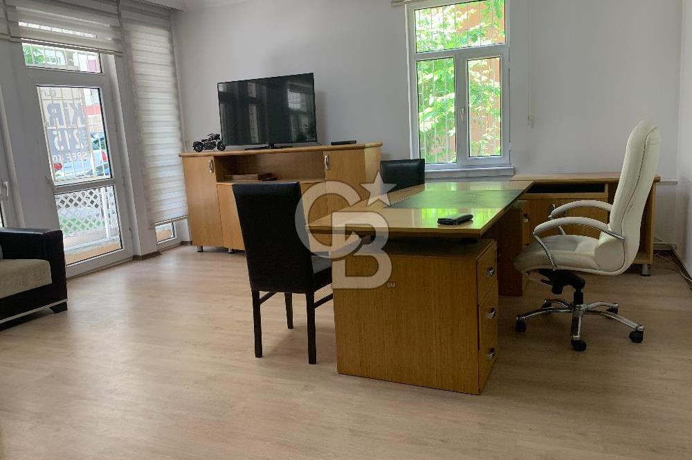 MEBUSEVLERİ ŞEREFLİ SOKAKTA YÜKŞEK GİRİŞ YAPILI 3+1 SATLIK DAİRE