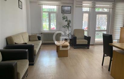 MEBUSEVLERİ ŞEREFLİ SOKAKTA YÜKŞEK GİRİŞ YAPILI 3+1 SATILIK OFİS