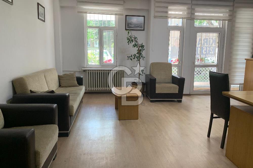 MEBUSEVLERİ ŞEREFLİ SOKAKTA YÜKŞEK GİRİŞ YAPILI 3+1 SATLIK DAİRE