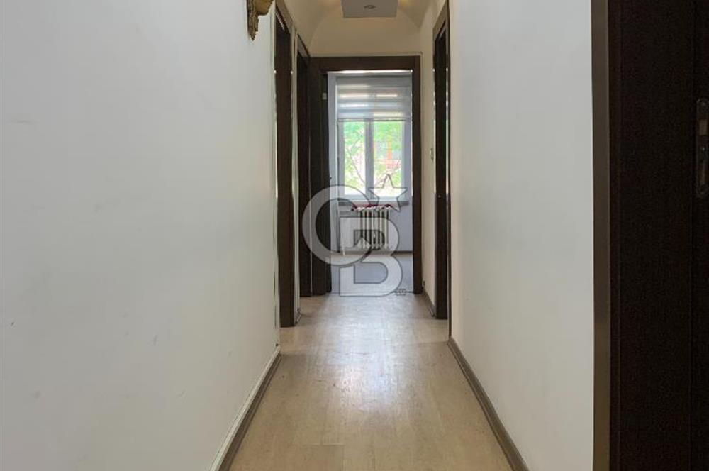 MEBUSEVLERİ ŞEREFLİ SOKAKTA YÜKŞEK GİRİŞ YAPILI 3+1 SATLIK DAİRE