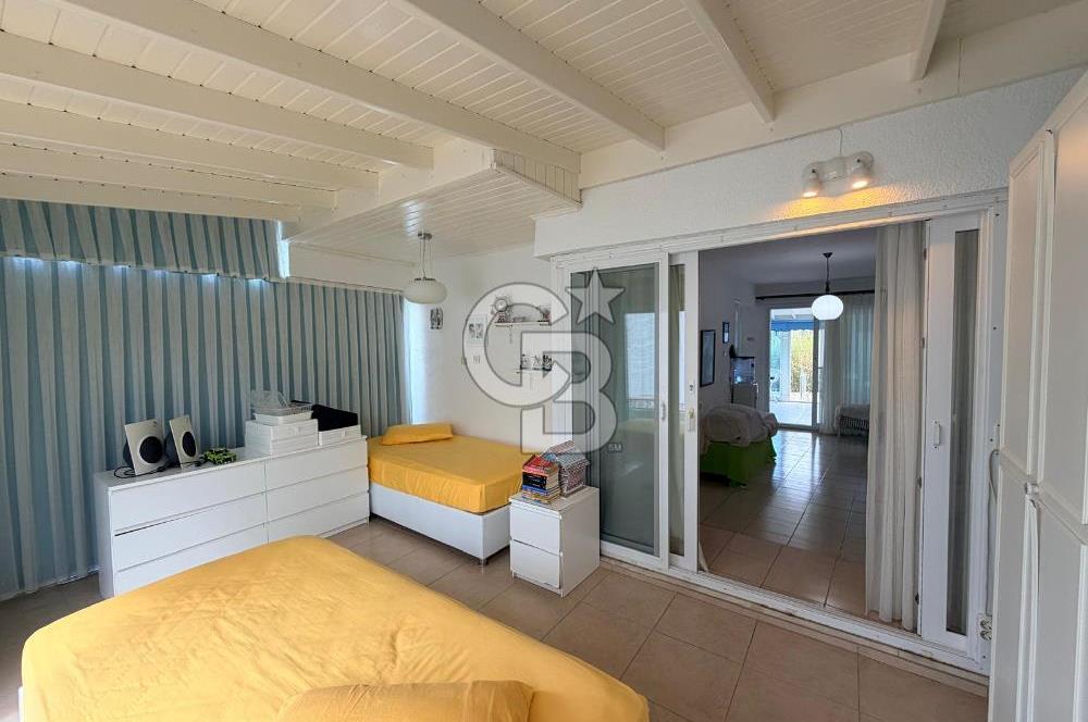 Ayvalık Sahilkent Denize Yürüme Mesafesi Yazlık Villa