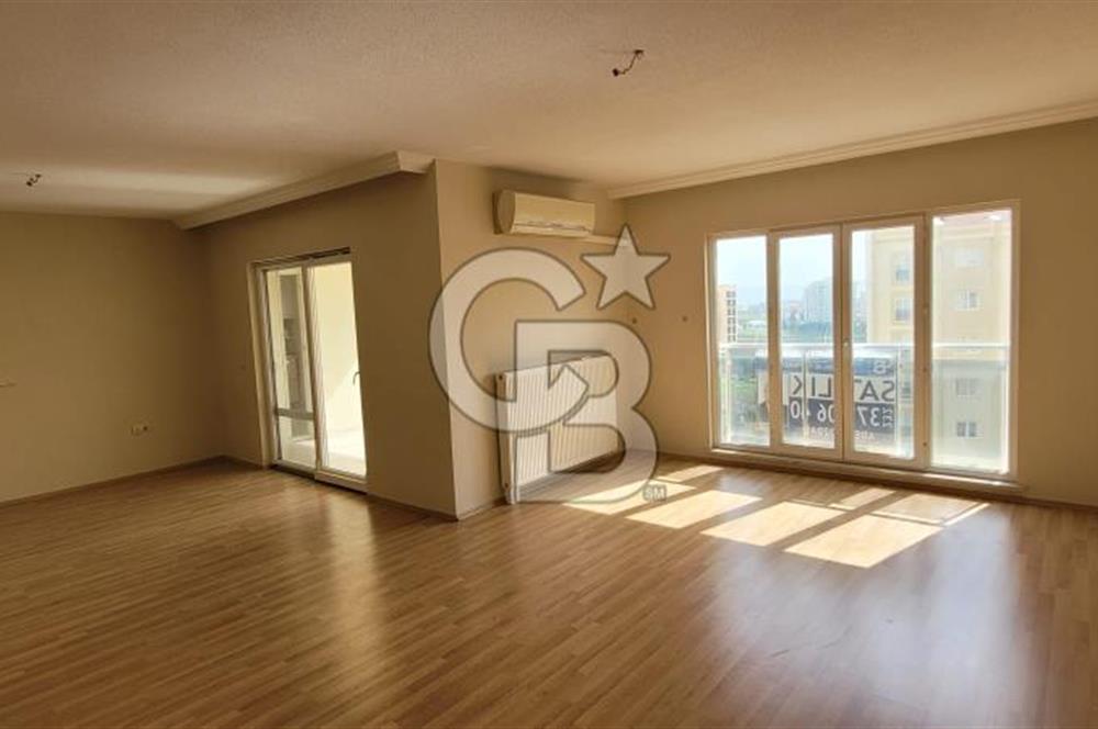 Karşıyaka Oyak Sitesinde Deniz Şehir Doğa Manzaralı Kiralık Daire.