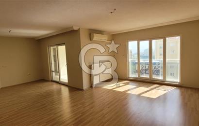Karşıyaka Oyak Sitesinde Deniz Şehir Doğa Manzaralı Kiralık Daire.