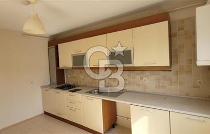 Karşıyaka Oyak Sitesinde Deniz Şehir Doğa Manzaralı Kiralık Daire.