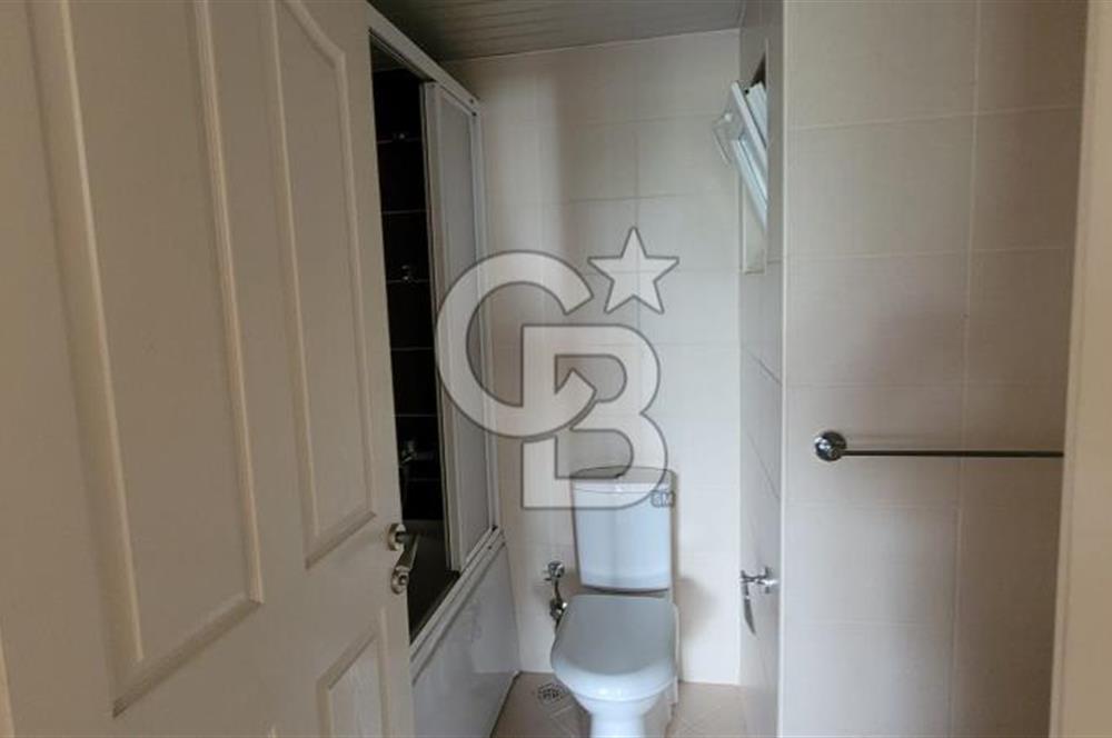 Karşıyaka Oyak Sitesinde Deniz Şehir Doğa Manzaralı Kiralık Daire.