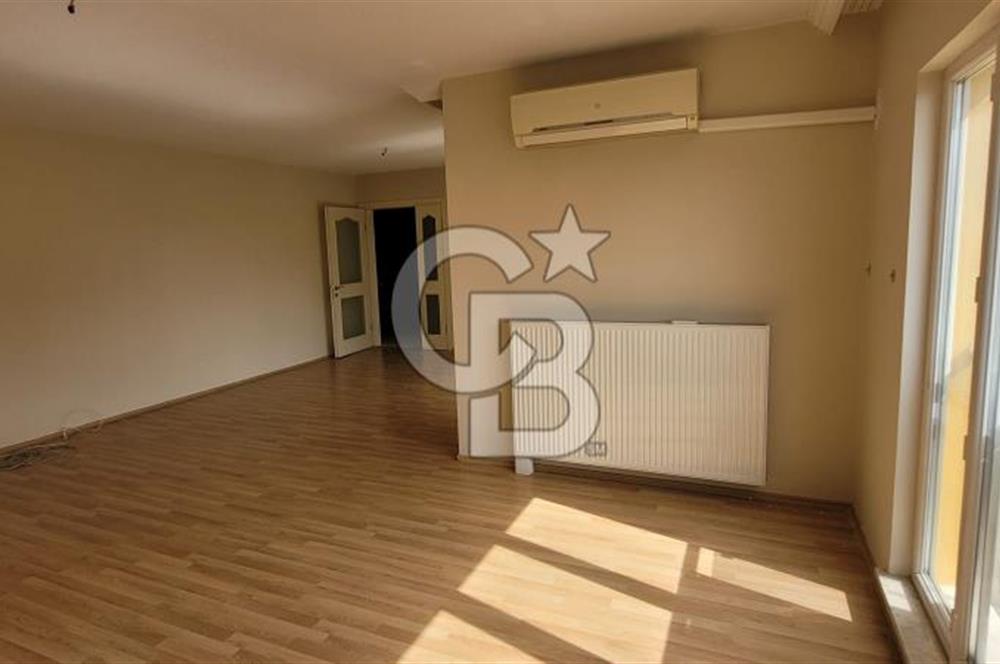 Karşıyaka Oyak Sitesinde Deniz Şehir Doğa Manzaralı Kiralık Daire.