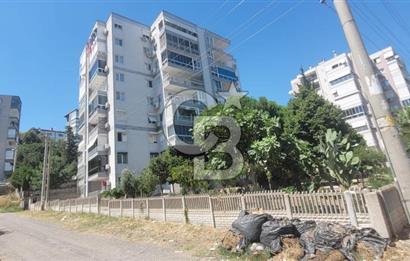 Karşıyaka Zübeyda hanım mah.de merkezi Lokasyonda satılık 3+1 Daire.