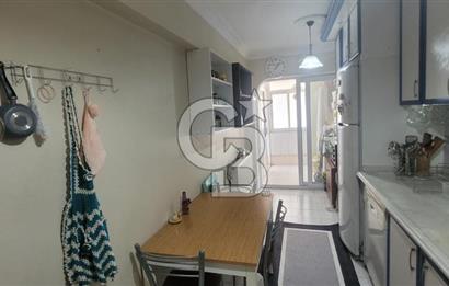 Karşıyaka Zübeyda hanım mah.de merkezi Lokasyonda satılık 3+1 Daire.