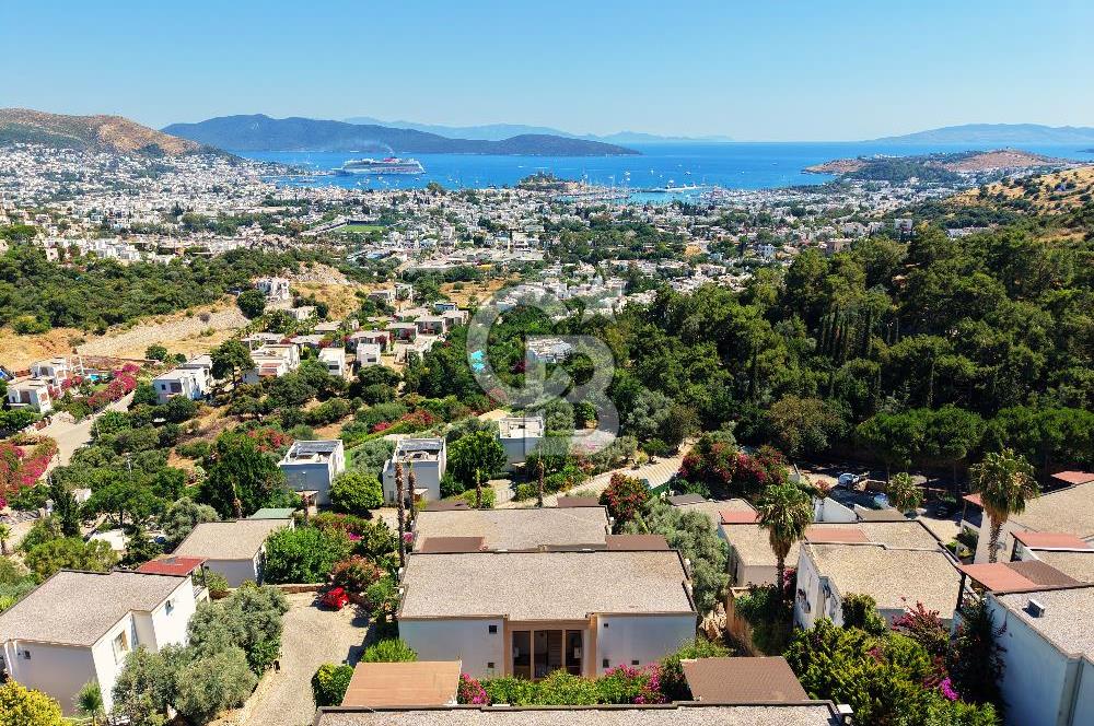 Bodrum Merkez'de Satılık Geniş Site İçi 2+1 Bahçe Katı Daire