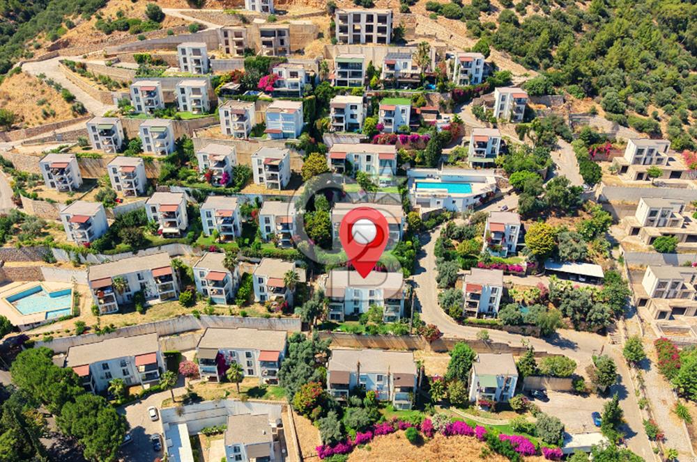 Bodrum Merkez'de Satılık Geniş Site İçi 2+1 Bahçe Katı Daire