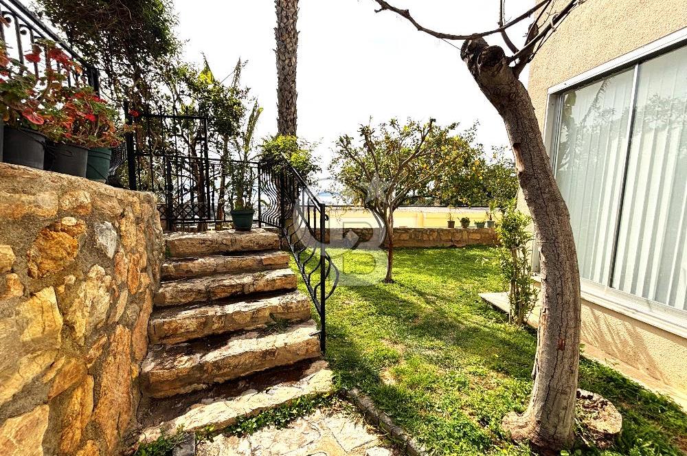 Bodrum Merkez'de Satılık Geniş Site İçi 2+1 Bahçe Katı Daire