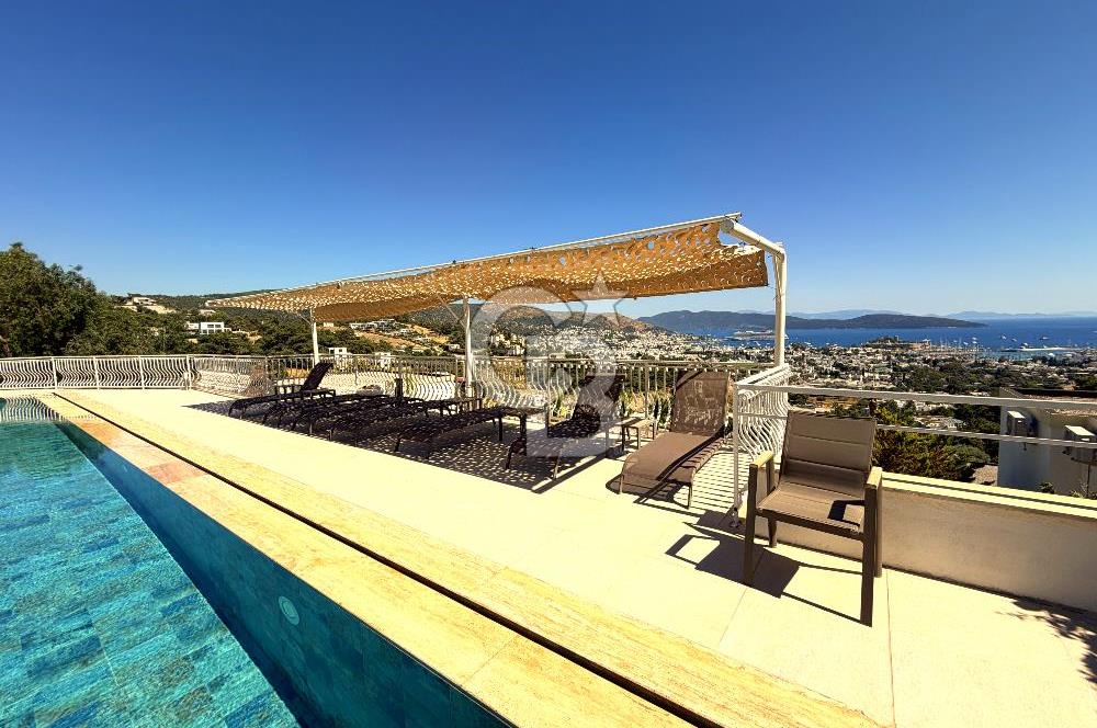 Bodrum Merkez'de Satılık Geniş Site İçi 2+1 Bahçe Katı Daire