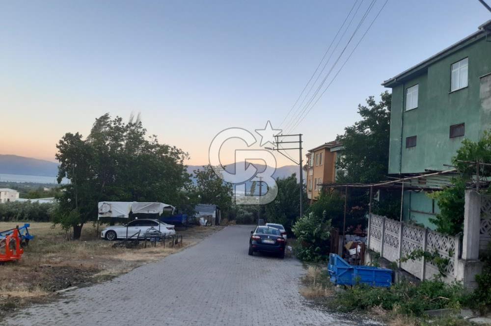 YENİKÖY'DE GÖL MANZARALI SATILIK MÜSTAKIL DEPOLU EV!.