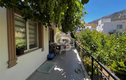 Karaburun İskele de Geniş Bahçeli Müstakil Villa Sa