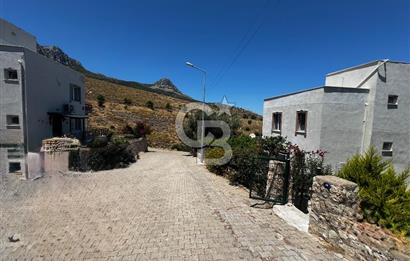 Karaburun İskele de Geniş Bahçeli Müstakil Villa Sa