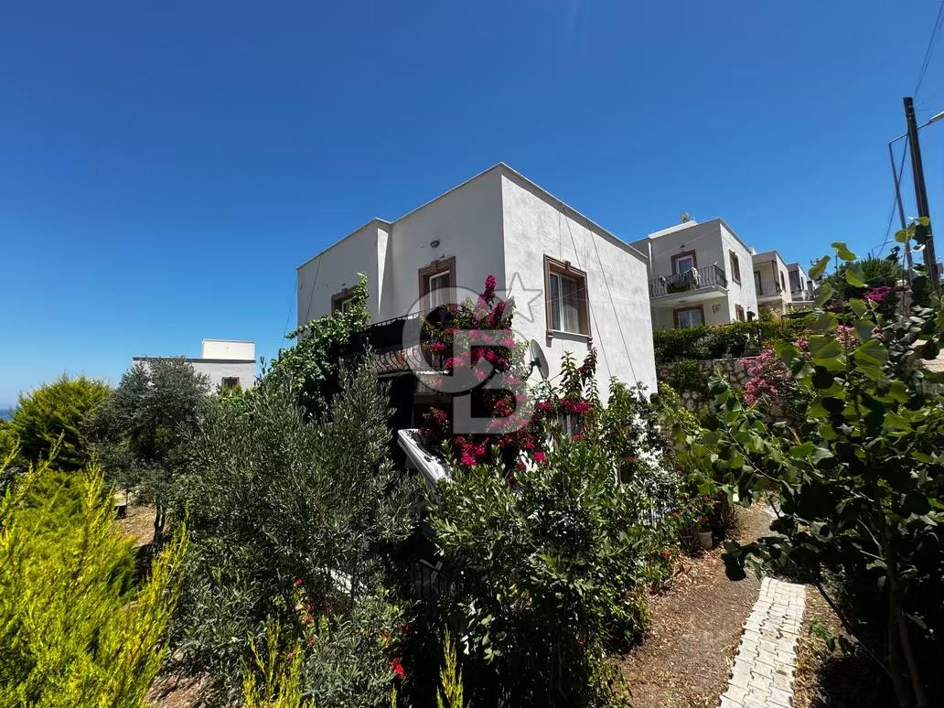 Karaburun İskele de Geniş Bahçeli Müstakil Villa Sa