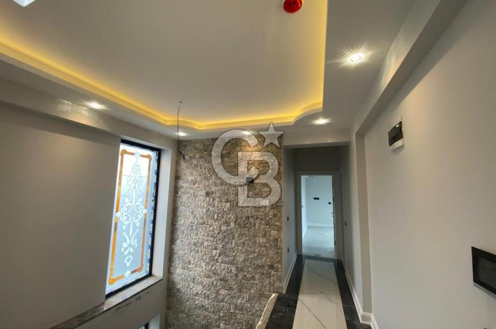BAŞİSKELE'DE MANZARALI HAVUZLU MÜSTAKİL 5+1 SATILIK VİLLA