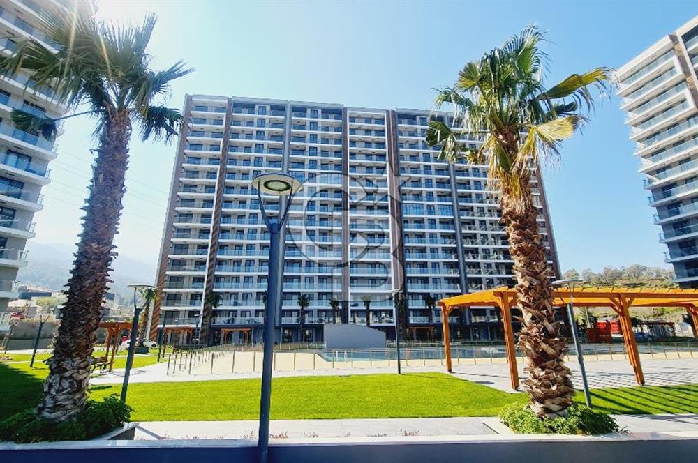Manisa Meydan Sitesi Havuz Cephe Kiralık 1+1 Daire