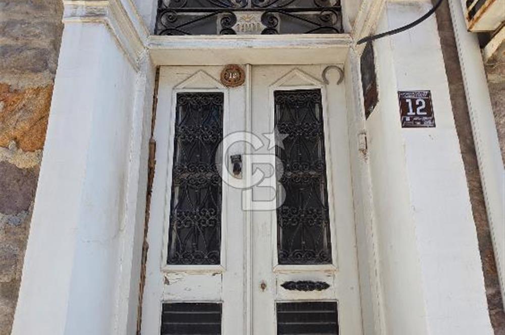 Ayvalık Merkezde Masrafsız Satılık Tarihi Rum Evi