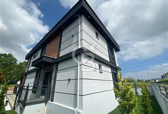BAŞİSKELE'DE MANZARALI HAVUZLU MÜSTAKİL 5+1 SATILIK VİLLA - 2 - 355589