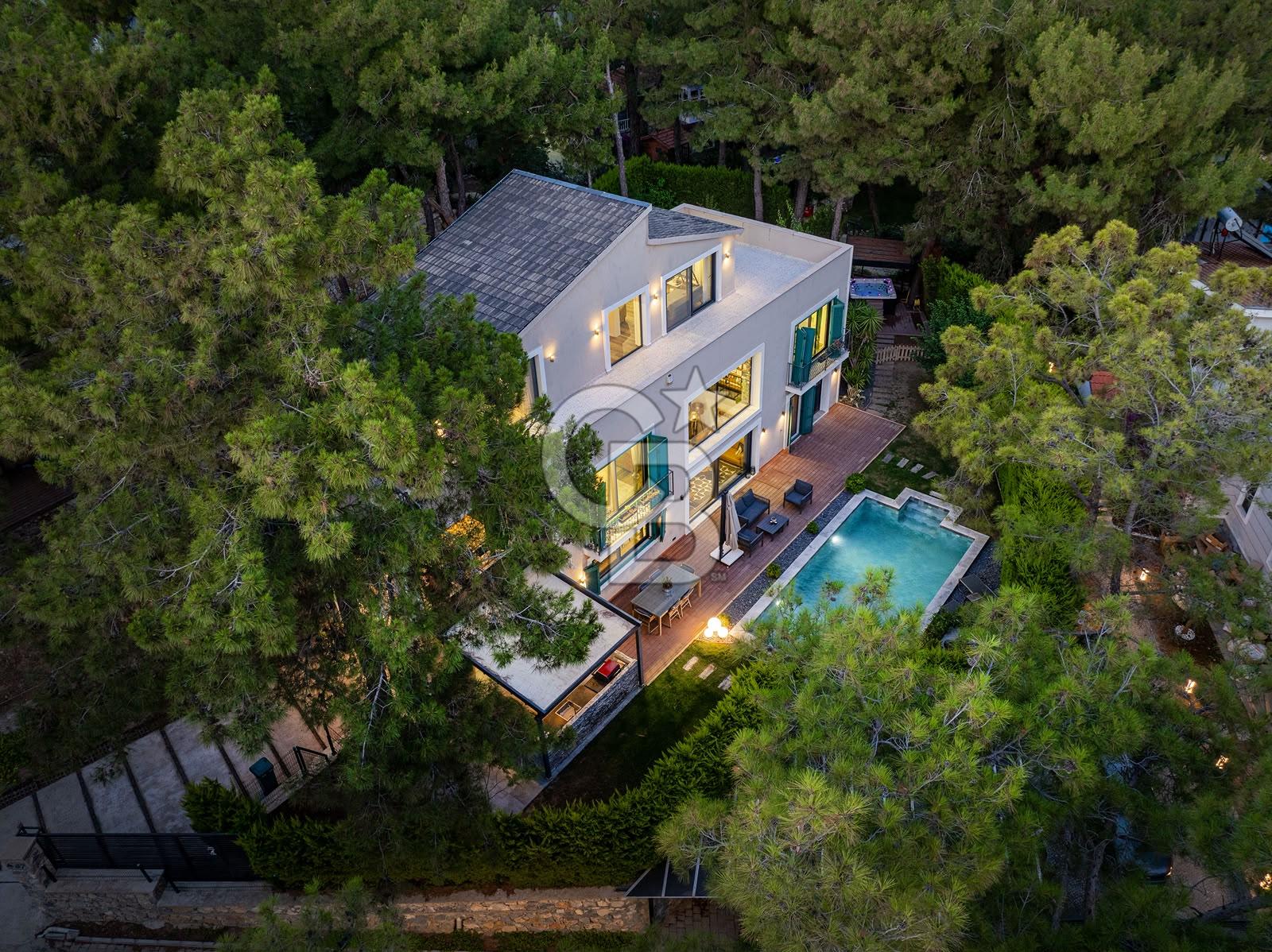 TEOK'tan Urla Çamkoza Sitesinde Satılık Çok Özel Villa