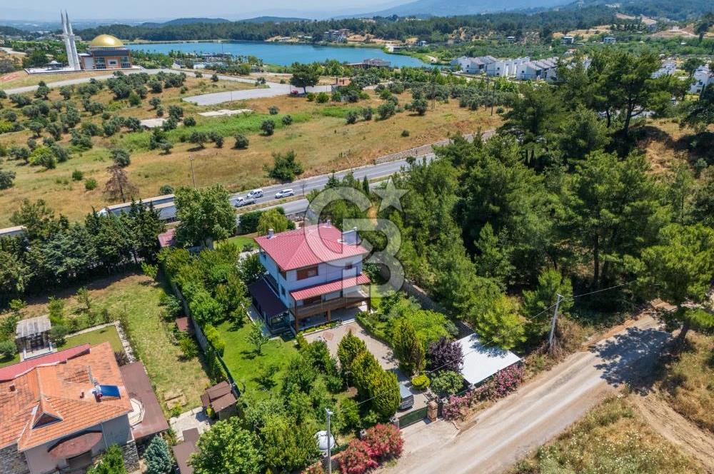 TEOK'tan Kemalpaşa Nifkent'te 1592 m2 İçinde Satılık Villa