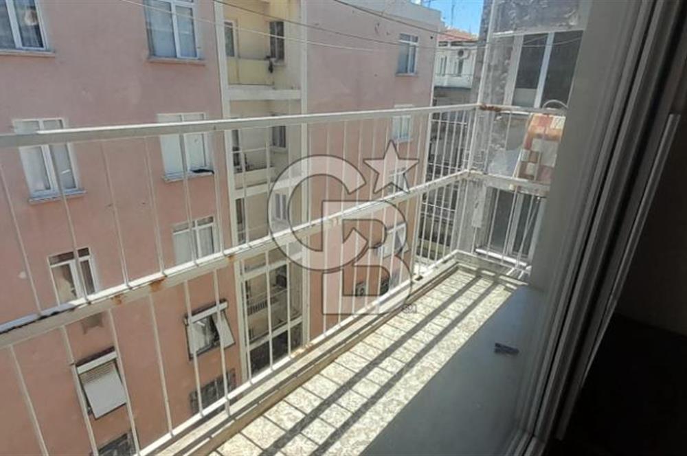 KARŞIYAKA MERKEZDE 2+1 KLASİK DAİRE