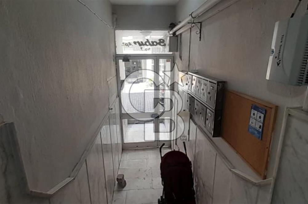 KARŞIYAKA MERKEZDE 2+1 KLASİK DAİRE