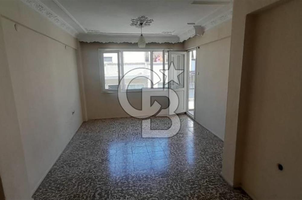 KARŞIYAKA MERKEZDE 2+1 KLASİK DAİRE