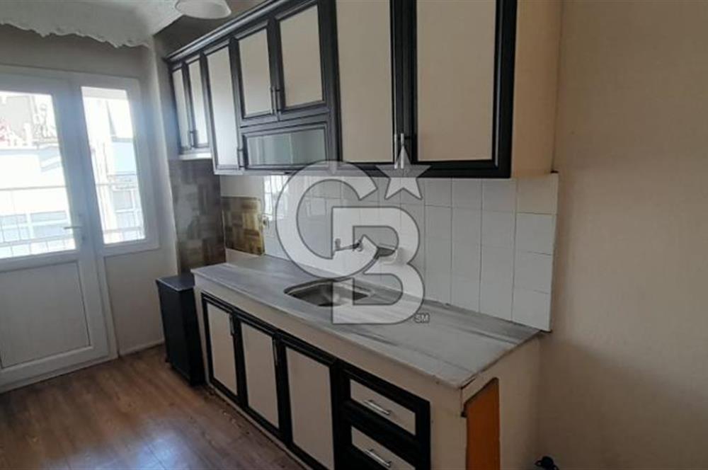KARŞIYAKA MERKEZDE 2+1 KLASİK DAİRE