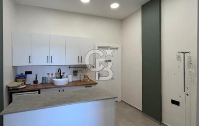 Urla İskele'de Geniş Vitrinli Kiralık Dükkan