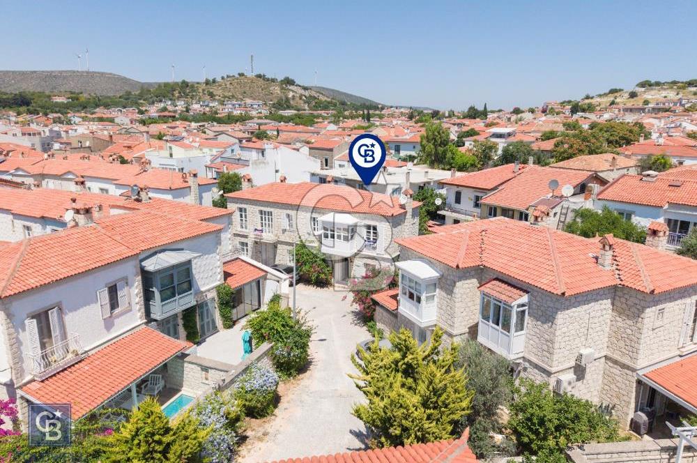 Alaçatı Hacımemiş'te 12 Ay Yaşama Uygun Eşyalı Taş Ev