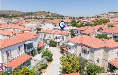 Alaçatı Hacımemiş'te 12 Ay Yaşama Uygun Eşyalı Taş Ev