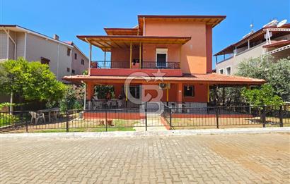 SATILIK FEVZİPAŞA 4+1 DENİZLİ SİTE İÇİNDE VİLLA