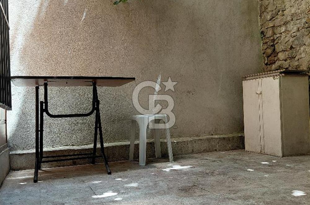 Fatih Cibalide Tarihi Binada 2 Ayrı Kiralık Daire