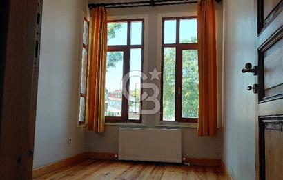 Fatih Cibalide Tarihi Binada 2 Ayrı Kiralık Daire