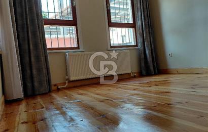 Fatih Cibalide Tarihi Binada 2 Ayrı Kiralık Daire