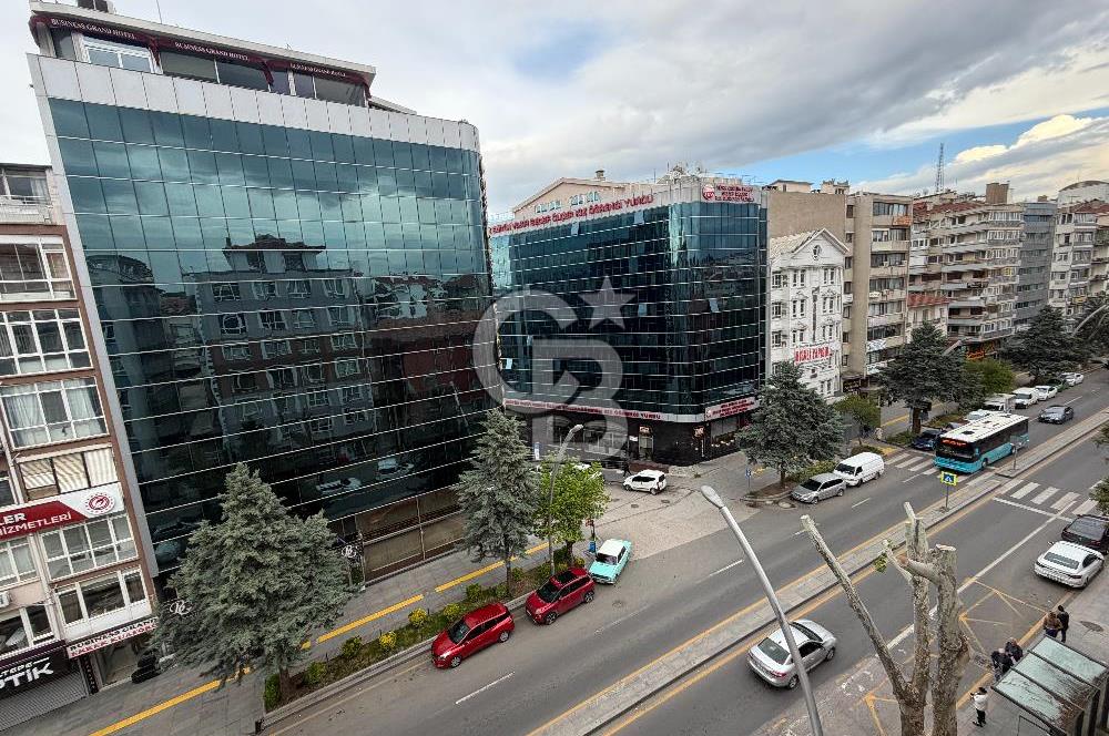 MALTEPE GMK BULVARI KOÇ YURDU YANINDA ASANSÖRLÜ KİRALIK 3+1 OFİS