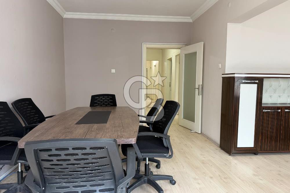MALTEPE GMK BULVARI KOÇ YURDU YANINDA ASANSÖRLÜ KİRALIK 3+1 OFİS