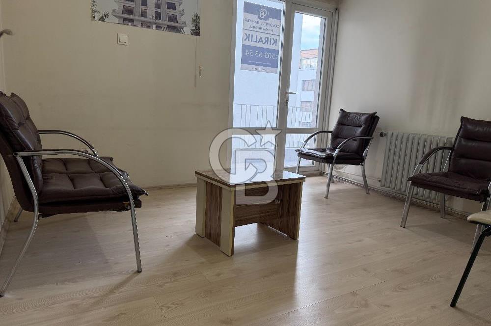 MALTEPE GMK BULVARI KOÇ YURDU YANINDA ASANSÖRLÜ KİRALIK 3+1 OFİS