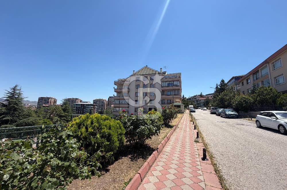 SUBAY EVLERI KUŞADASI SOKAKTA VADI MANZARALI SATILIK LÜKS DAIRE