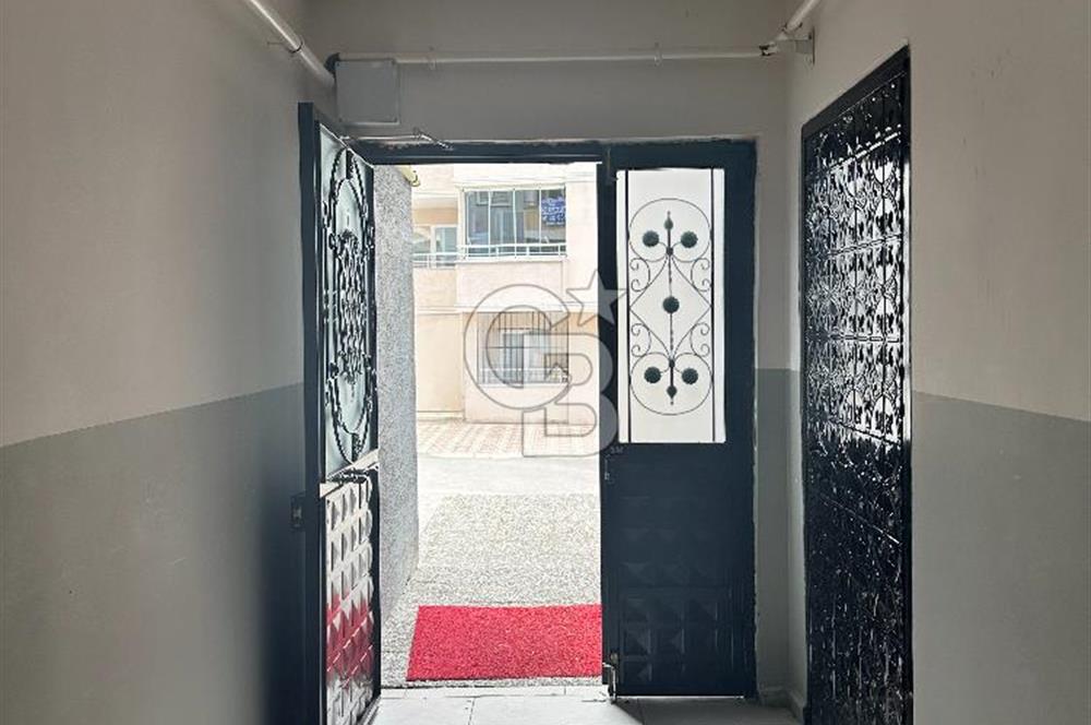 GÖRÜKLE KOZA CADDESİNE YAKIN ARAKAT EŞYALI 2+1 KİRALIK DAİRE