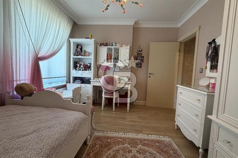 SUBAY EVLERI KUŞADASI SOKAKTA VADI MANZARALI SATILIK LÜKS DAIRE