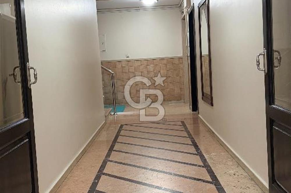 SUBAY EVLERI KUŞADASI SOKAKTA VADI MANZARALI SATILIK LÜKS DAIRE