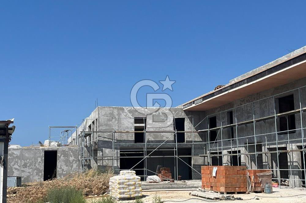ÇEŞME 16 EYLÜL'DE Inn Saranda Suits'te Satılık 1+1 Deniz Cephe Daire 