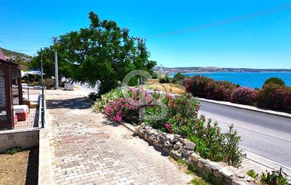 ÇEŞME ÇİFTLİKKÖY DENİZ MANZARALI DENİZE 100 METRE SATILIK VİLLA