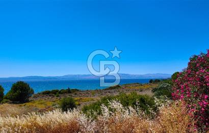 ÇEŞME ÇİFTLİKKÖY DENİZ MANZARALI DENİZE 100 METRE SATILIK VİLLA