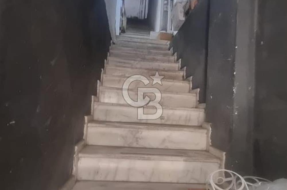 Karabağlar sanayi 4 katlı 1000m2 komple satılık işyeri