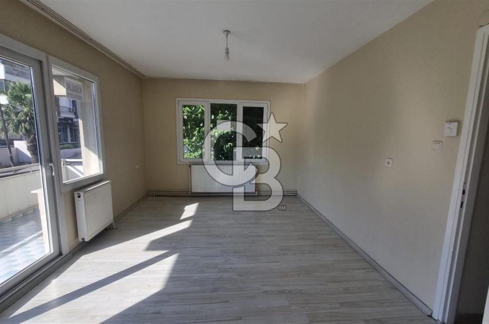 Eskiizmir Caddesi üzerinde pazaryerine yakın kiralık 4+1 daire